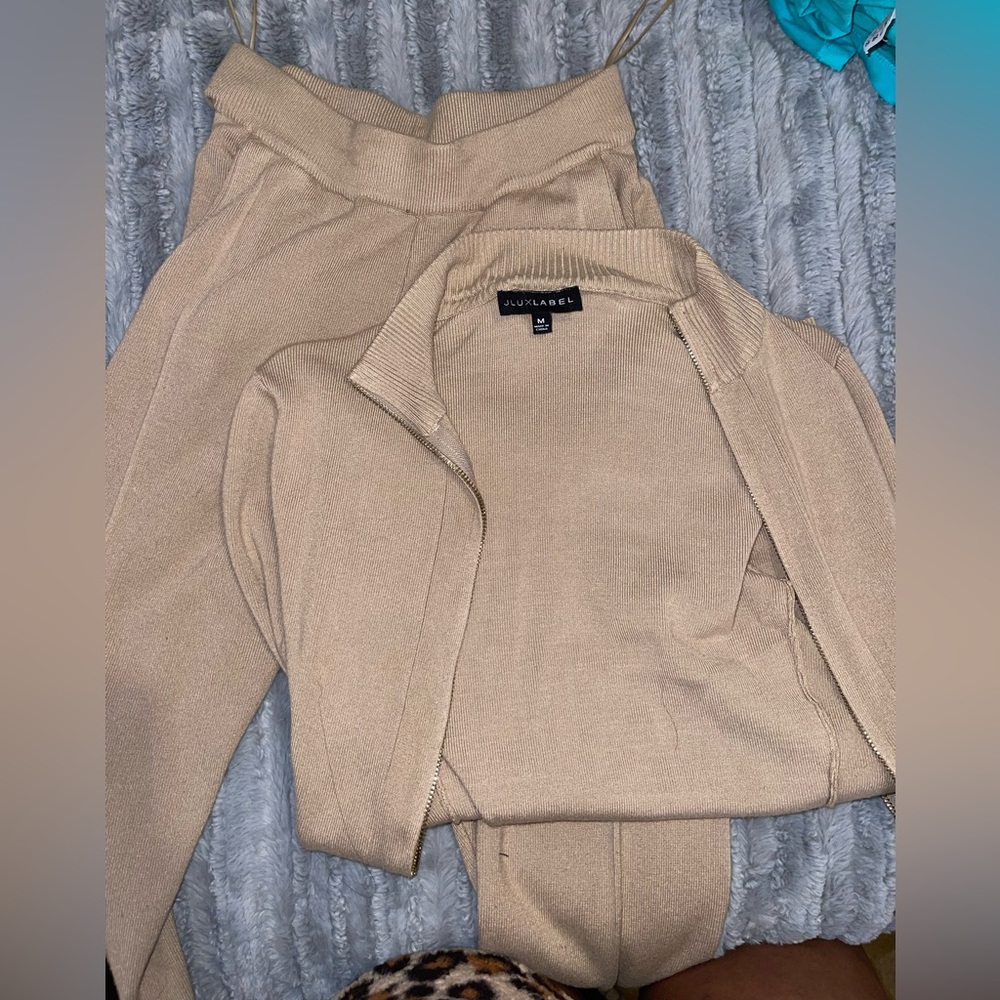 Sold - Picture 4 of 4